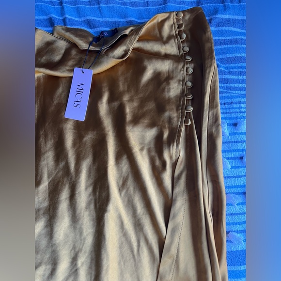 New Micas Asymmetric Hem Slit Button Deco Skirt size XL - Picture 3 of 6